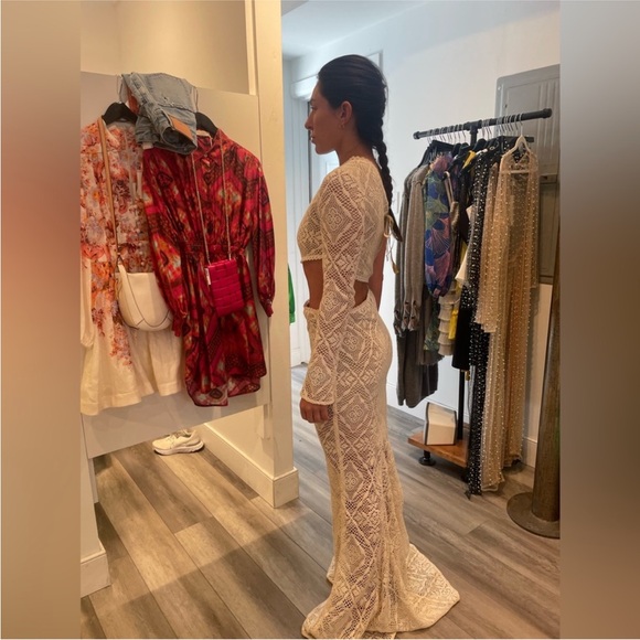 NWT Bronx and Banco: Ameena Cut Out One Shoulder Gown in Cream (sold on
Revolve) - Picture 4 of 6